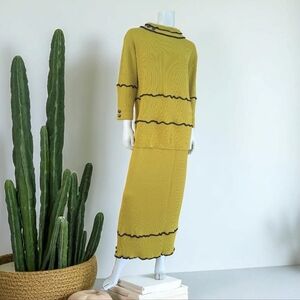 90s Animale Studio Elegant Wool Mustard Yellow Knit Skirt Set Top & Skirt